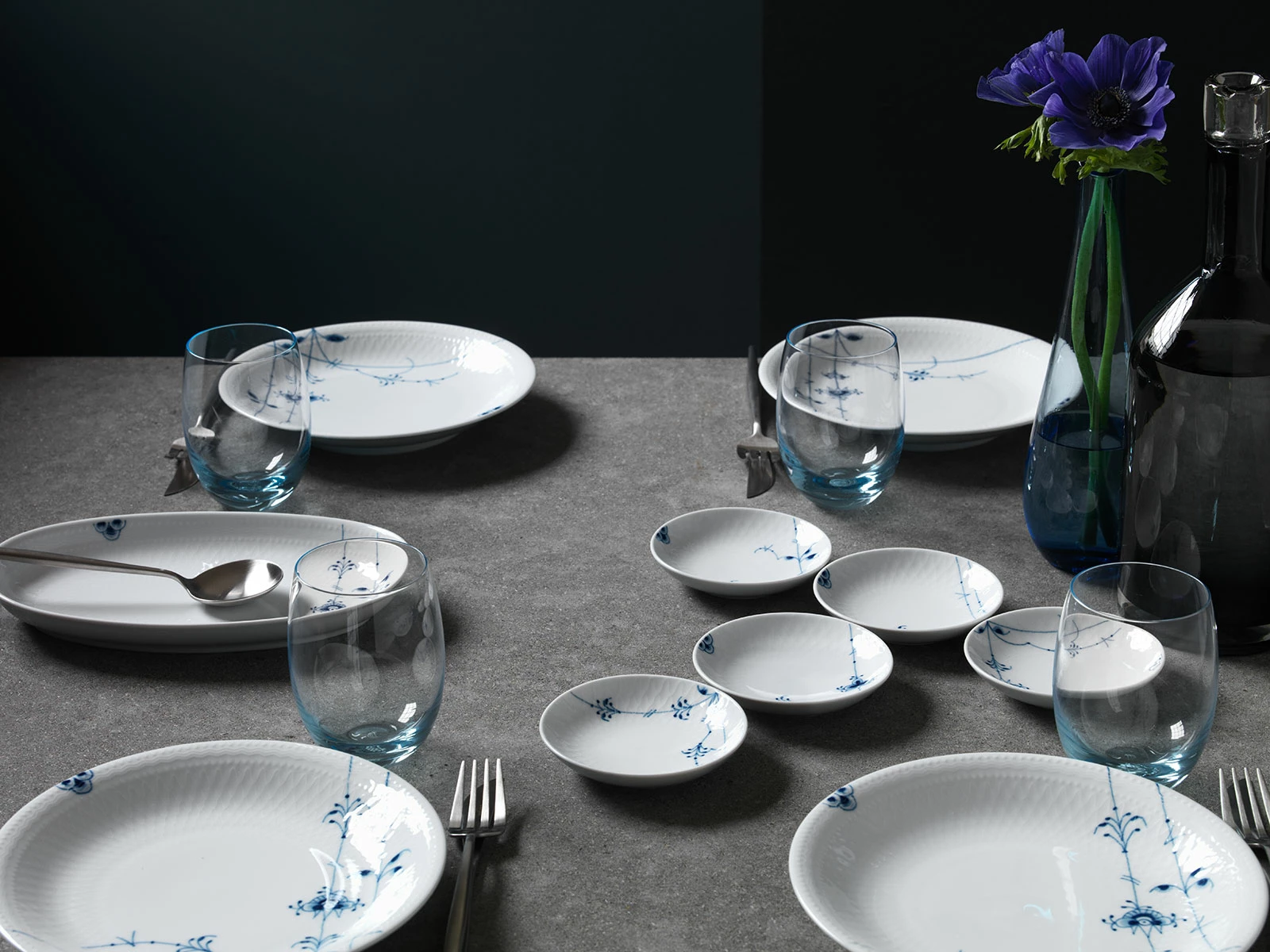 Servierplatten Royal Copenhagen Blue Palmette Platte Oval 27cm 2500606 4 Servierplatten Royal Copenhagen Blue Palmette Platte Oval 27cm 2500606 – Bild 2